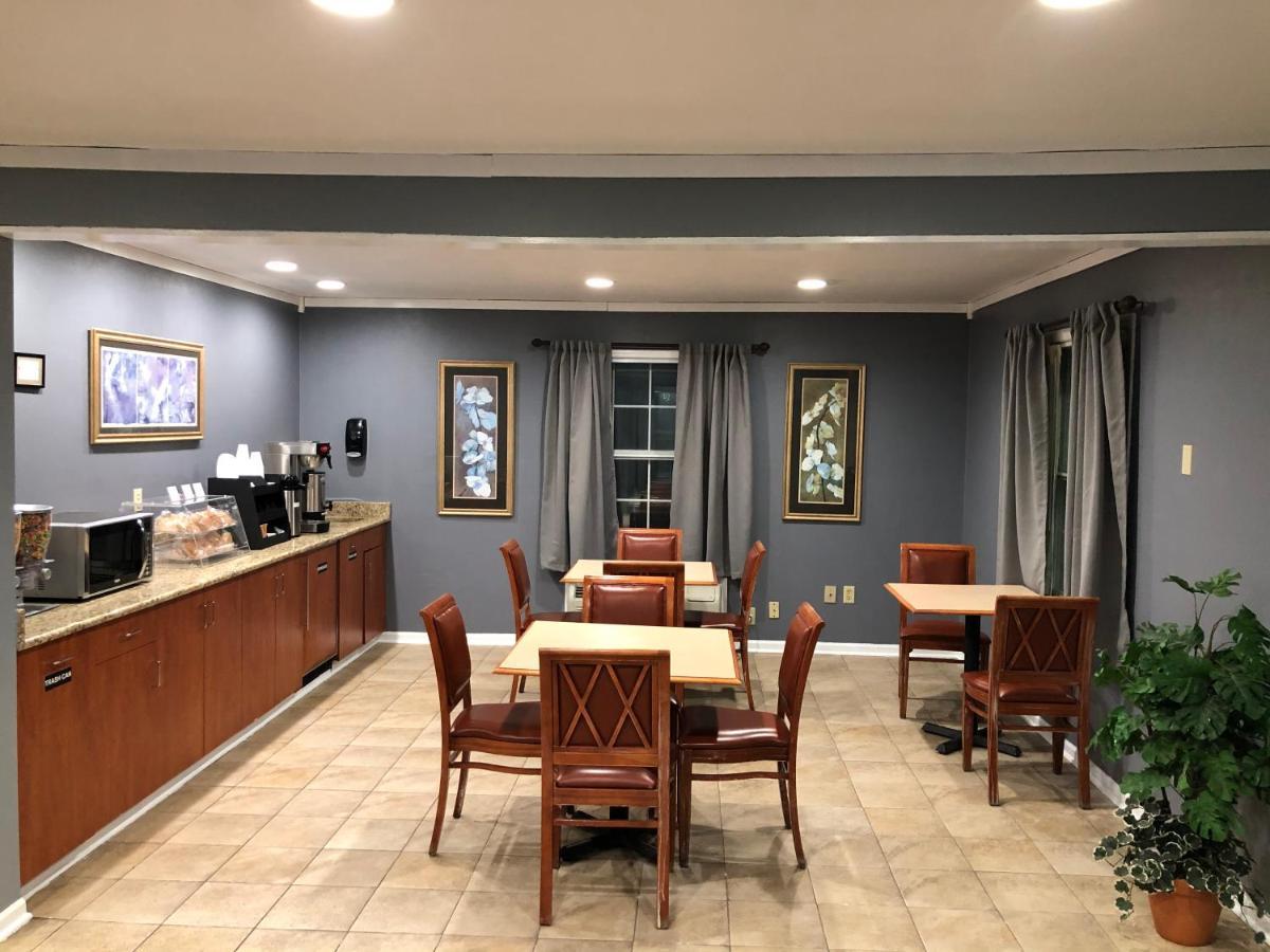 First Heritage Inn Rantoul מראה חיצוני תמונה